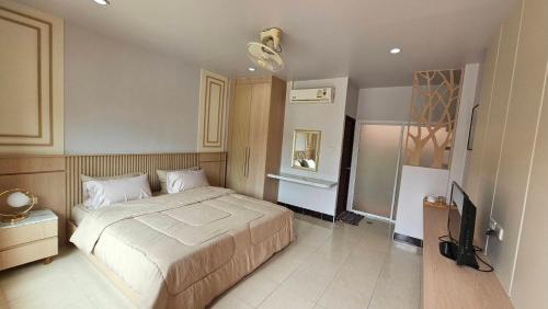 Chalong Hotel | วันสมายล์ รีสอร์ท