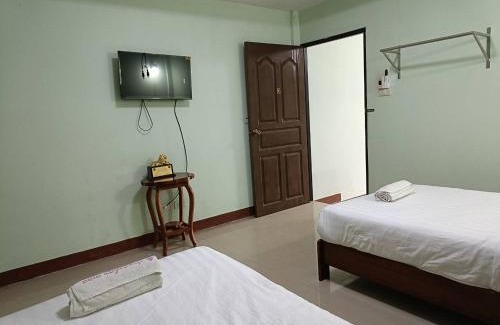 Chaeramae Hotel | หนองบัว เพลส, Nong Bua Place