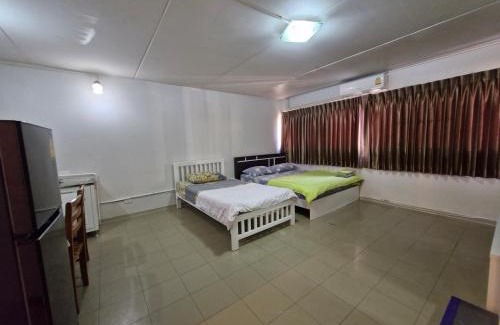 Ban Mai Apartment | ห้องใหญ่-ห้องพักรายวัน เมืองทองธานี เรือนศรีตรัง