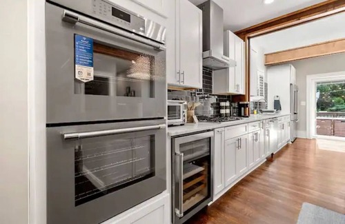 Buckhead House | ᴥ Luxury Houses Free Parking! Pool! Pet Friendly ᴥn