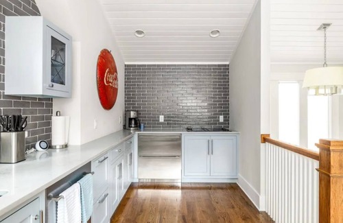 Buckhead House | ᴥ Luxury Houses Free Parking! Pool! Pet Friendly ᴥn