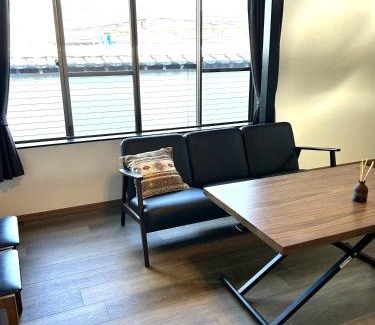 Sawara-ku Apartment | 三千の二階