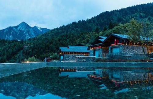 Yadu House | 九寨云裳
