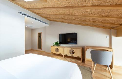 Fenghuang Apartment | 云桥自在江景民宿