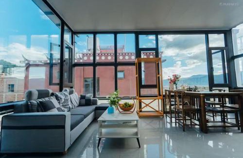 Shangri-La House | 云硕客栈