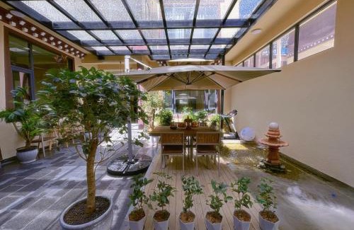Shangri-La House | 云硕客栈