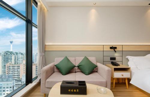 Luomashi Apartment | 利兹高空影音酒店
