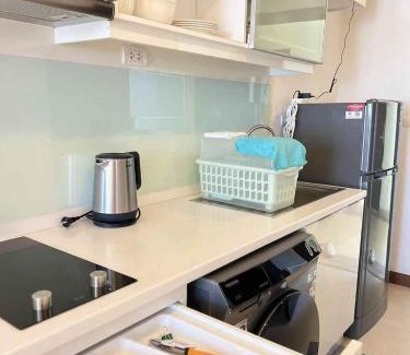 Chang Khlan Apartment | 清迈市区Astra condo 屋顶无边泳池可步行至夜市