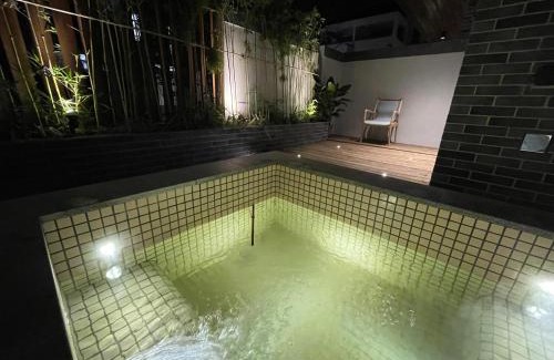 Qingyuan House | 英德棠苑四合院