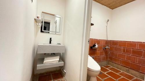 Shuitou Village House | 銃樓民宿 Kinmen gunhouse