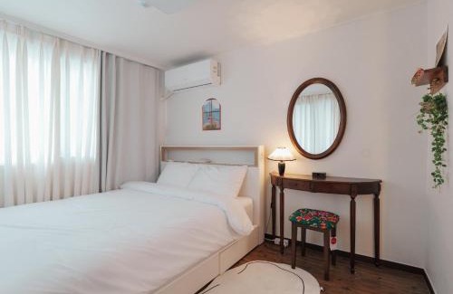 Seolcheon-myeon Bed & Breakfast | 도란채