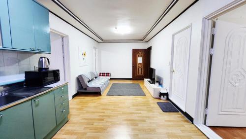 Namsan-dong Villa | 반월당 스테이션 #1