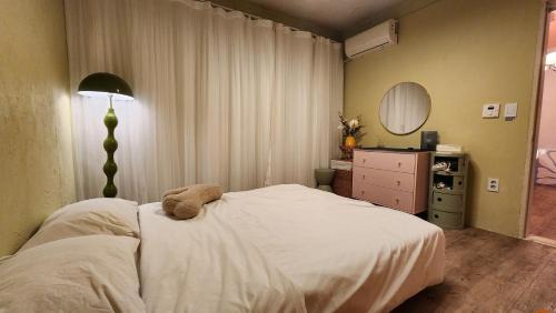 Seolcheon-myeon Apartment | 서교초후문 Seogyo Elementary School Hongdae Hongik University Entrance Station 1 to 3 minutes away