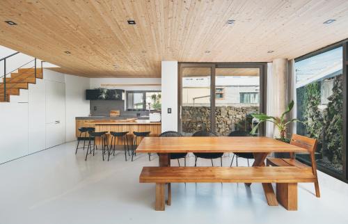Gujwa House | 일상호사 ilsanghosa AB - Architect's Luxury Beach House