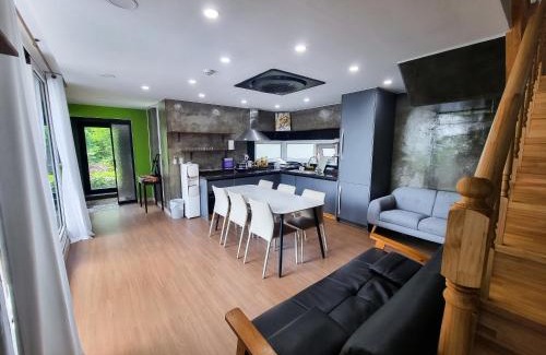 Gujwa Apartment | 제주 구좌 2층전체독채타운하스 쓰리룸