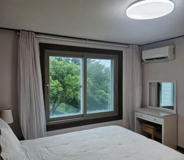 Daecheon-dong House | 조은하우스 서귀포 독채펜션