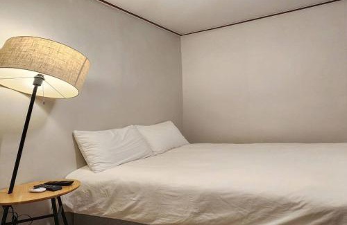 Hapjeong-dong Apartment | 합정역 Hapjeong Stn, Hongdae, Sangsu, 3BR