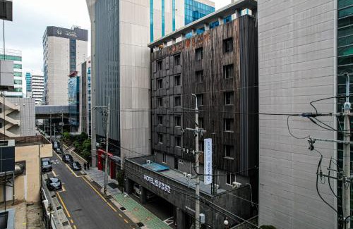 Jungang-dong Hotel | 호텔 공감공간 부산역점