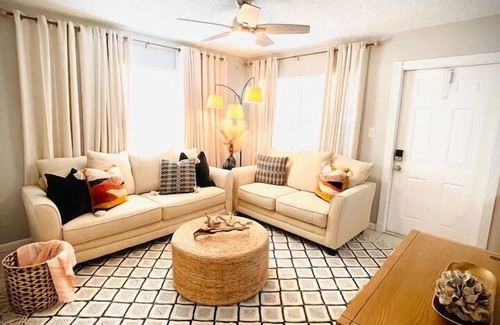 Harbordale Apartment | 01 Cozy Portside Apartment - close to everything!
