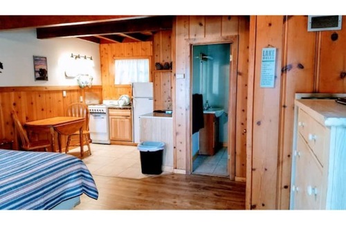 Y Area Apartment | 01-The Cascade Falls studio at the Washoe