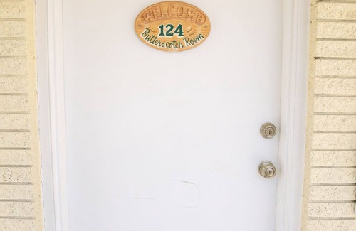 Sevier Apartment | 0124) Candy Suite 124