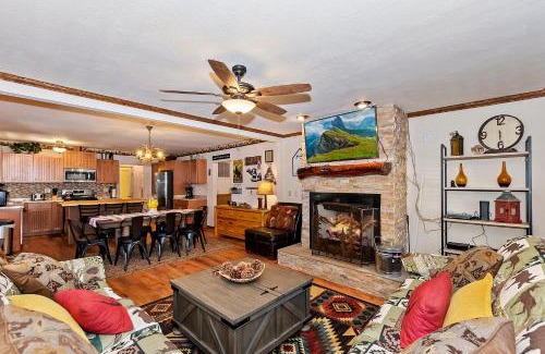 Boulder Bay House | 030 - Cozy Chic Mountain Cottage - Big Bear Getaway