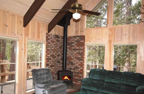 North Upper Truckee Cabin | 0665 Yucatan Street - Tahoe Cabin - Mountain Flair - Close to Sierra at Tahoe!