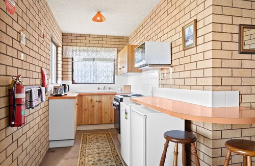 Kianga Apartment | 1/15 Dalmeny Drive, Kianga