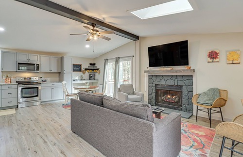 Jim Thorpe Cabin | 1/2 Mi to Bear Creek Lake: Gem w/Fire Pit!