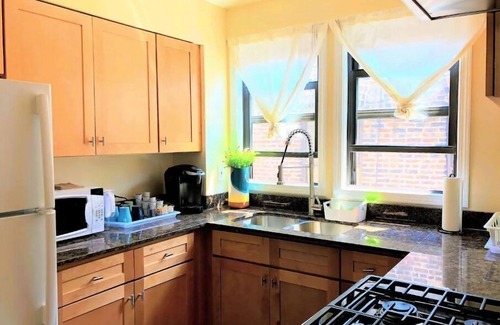 Chinatown House | 1 #23 - 4 Bedroom Condo - McCormick Place, Wintrust Arena, Chinatown