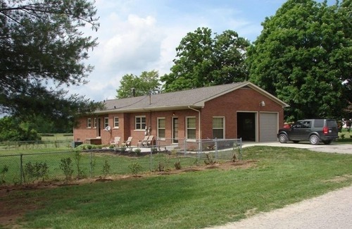 Lexington House | 1.4 Miles from the ~ KY ~ Horse ParknPremise ID 12268400-3