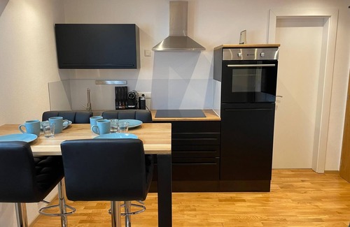 Flintsbach A. Inn Apartment | 1,5 rooms, top equipped, 4 pers, basement, parking lot, self check-in