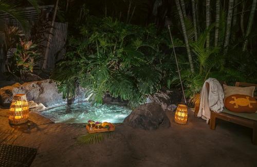 Sunset Ridge House | 1 Acre PRIVATE RESORT 4 bed 3 bath cinema spa