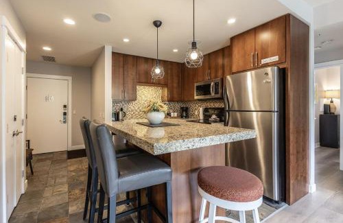 Canmore Apartment | 1 Bd corner unit stunning views wrap around deck