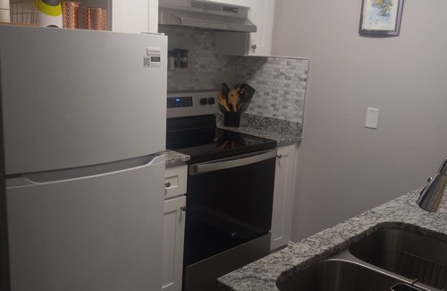 Lupton City Apartment | 1-BDR with kitchen in great location