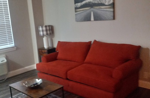 Lupton City Apartment | 1-BDR with kitchen in great location