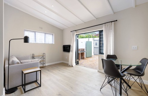 Scott Estate Apartment | 1 Bed 5 Min Walk to Beach W/Private BBQ Courtyard