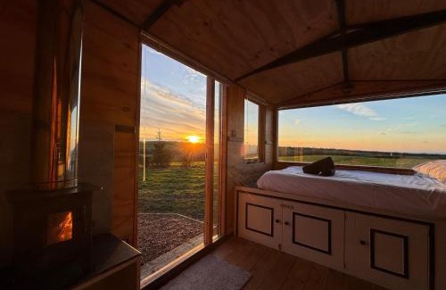 Mortehoe House | 1 Bed Cabin - Sleeps 2 - Pets - Garden - Parking
