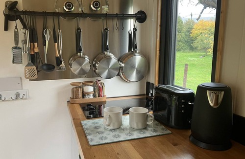 Cwmdu Cabin | 1 Bed Converted Railway Wagon Near Crickhowell