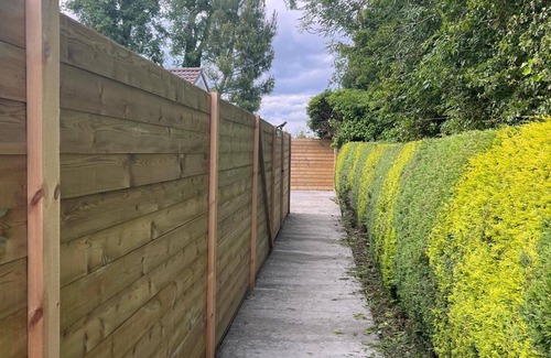 Grangend Cabin | 1-bed Cosy Cottage Near Emerald Park - Sleeps 5