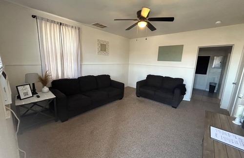 Belleville Apartment | 1 bed duplex near downtown Belleville next to heart garden and long story coffee