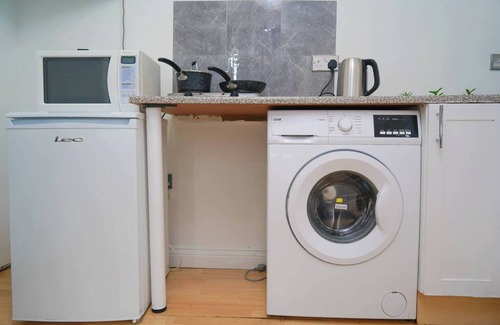 East Acton Apartment | 1 Bed flat -7 mins London Station, LHR 30 mins.