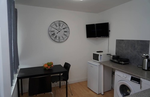 East Acton Apartment | 1 Bed flat -7 mins London Station, LHR 30 mins.