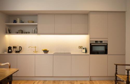 Upper Town Apartment | 1 Bed Georgian Apartment in Bath City Centre