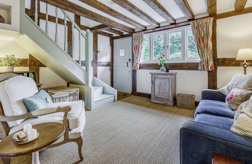 Cirencester Cottage | 1 bed holiday home in Cirencester - Castle Mews
