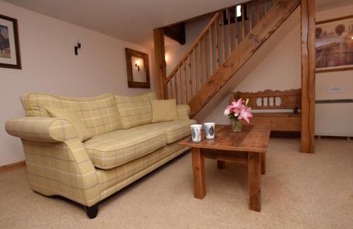Black Torrington House | 1 Bed in Bideford HIHID