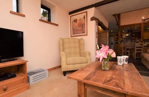 Black Torrington House | 1 Bed in Bideford HIHID