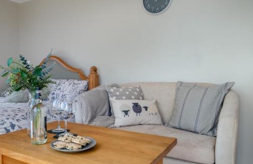 Brecon House | 1 Bed in Brecon 92245