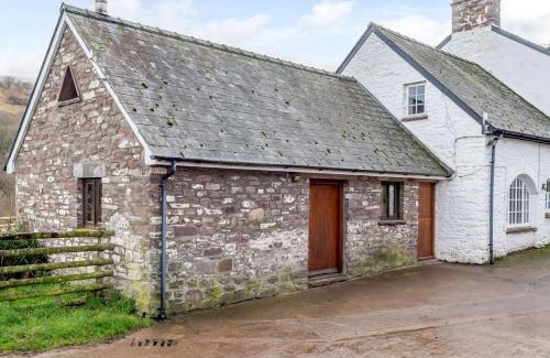 Llanfihangel Tal-y-llyn House | 1 bed in Cantref BN264