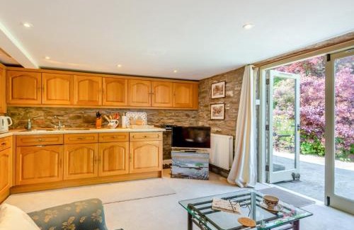 Westbrook Court House | 1 Bed in Clyro BN290